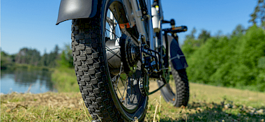 Schade door opgevoerde fatbike niet gedekt door aansprakelijkheidsverzekering